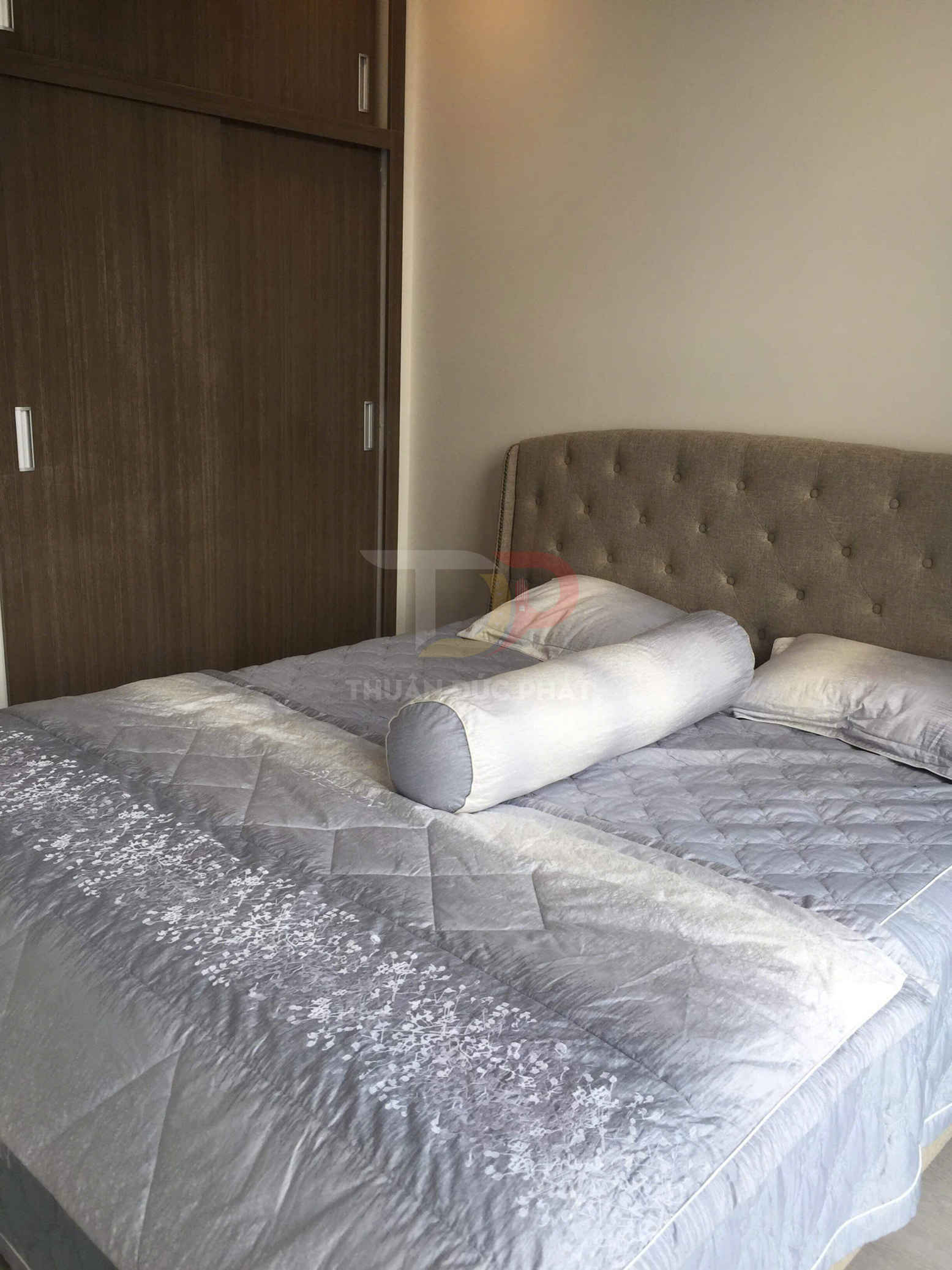 Cho thuê căn hộ Vinhomes Golden River Lux 6 full nội thất 1 phòng ngủ view xéo sông TCV Marina giá thuê 19 triệu NET