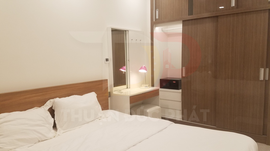 Cho thuê căn hộ Vinhomes Golden River Aqua 1 một phòng ngủ 50 mét vuông, nội thất cao cấp
