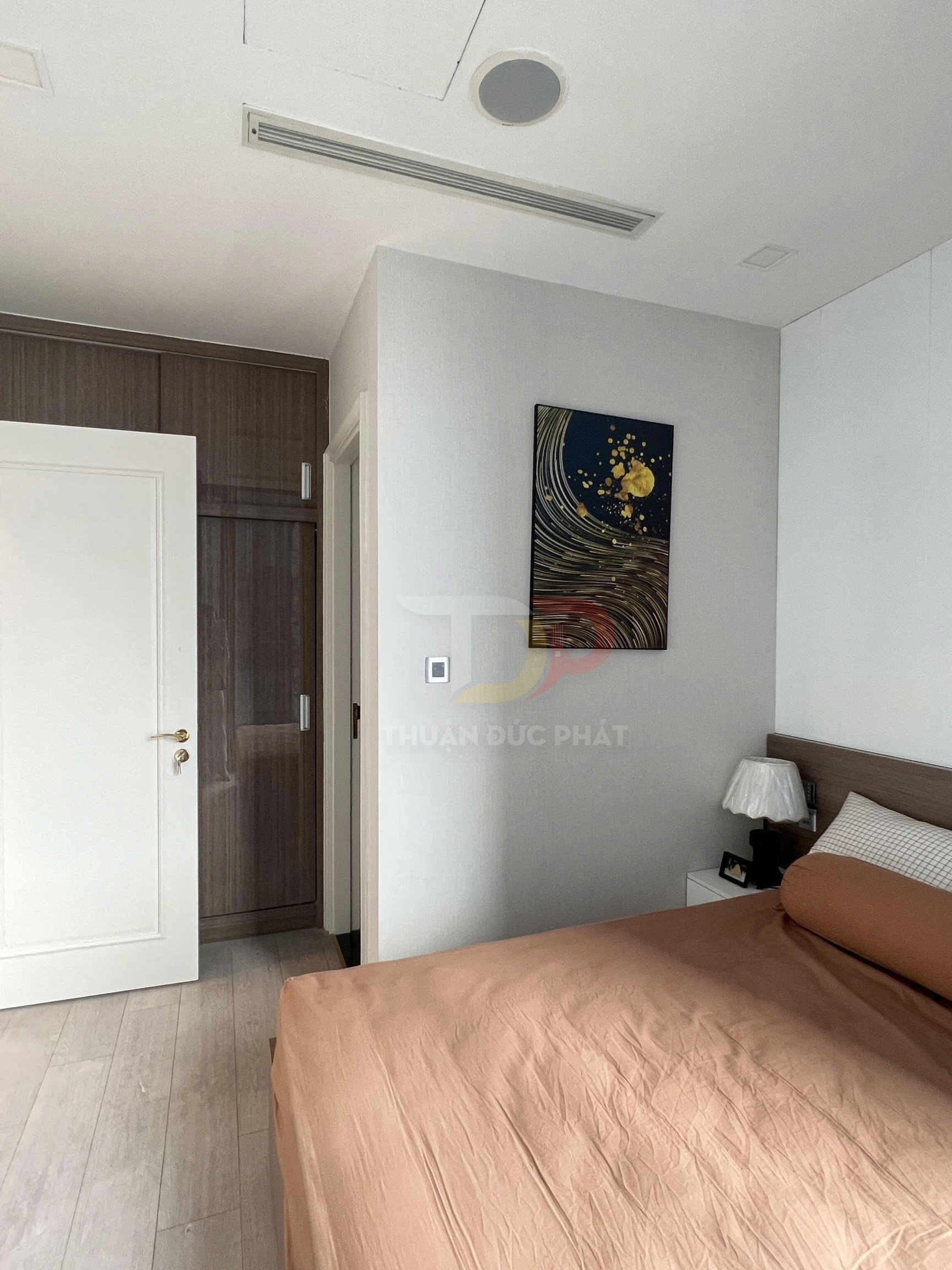 Bán Căn Hộ Vinhomes Golden River 2 Phòng Ngủ Tòa Aqua 2 Trực Diện Sông Sài Gòn