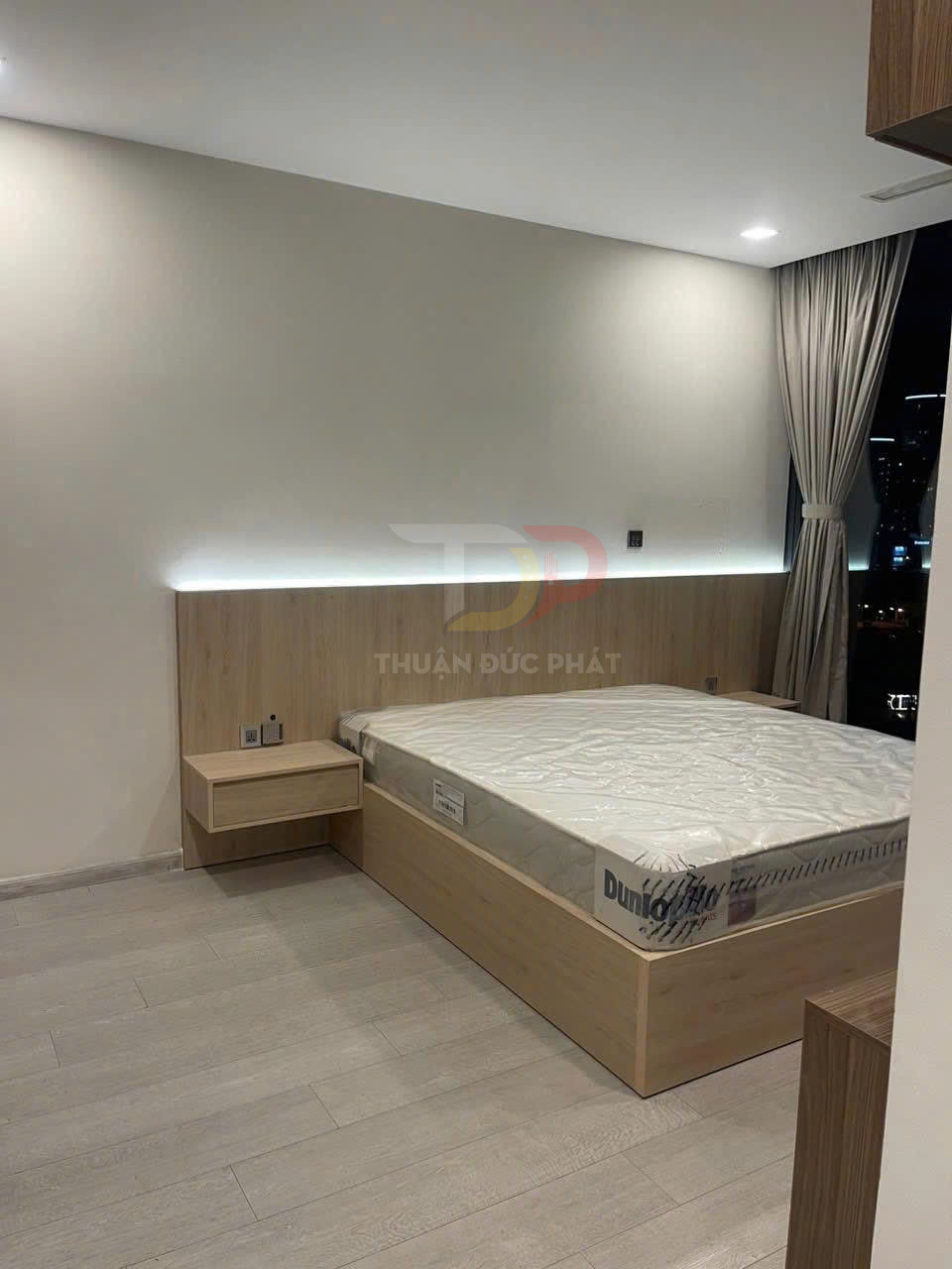 Bán Căn Hộ Aqua 1 Vinhomes Golden River 2 Phòng Ngủ 83,2 Mét Vuông Full Nội Thất View Nội Khu Xéo Sông Landmark 81 Giá 19 Tỷ