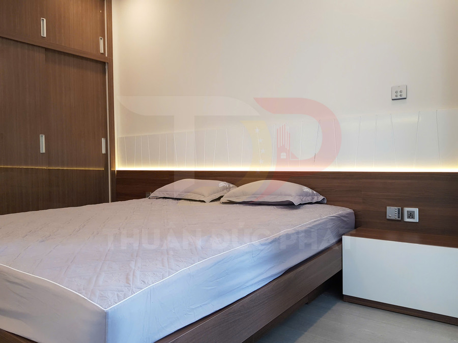 Cho thuê căn hộ Vinhomes Golden River Aqua 1 một phòng ngủ 60 mét vuông full nội thất view xéo sông và Thảo Cầm Viên