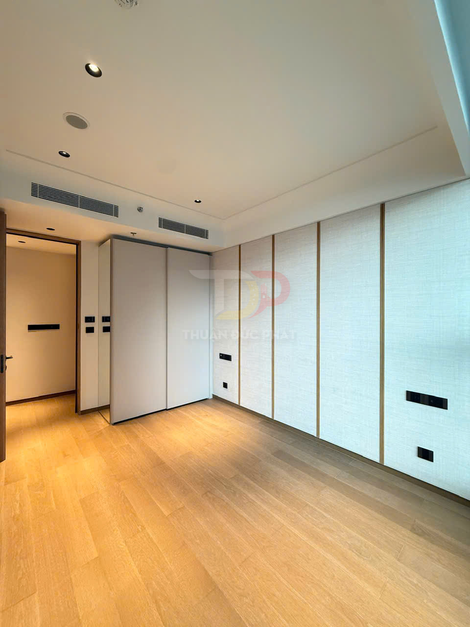 Bán căn hộ Grand Marina Saigon Sea 2 phòng ngủ 2 phòng tắm diện tích 90m2 view sông 3 mặt lá sen Thảo Cầm Viên giá 31 tỷ