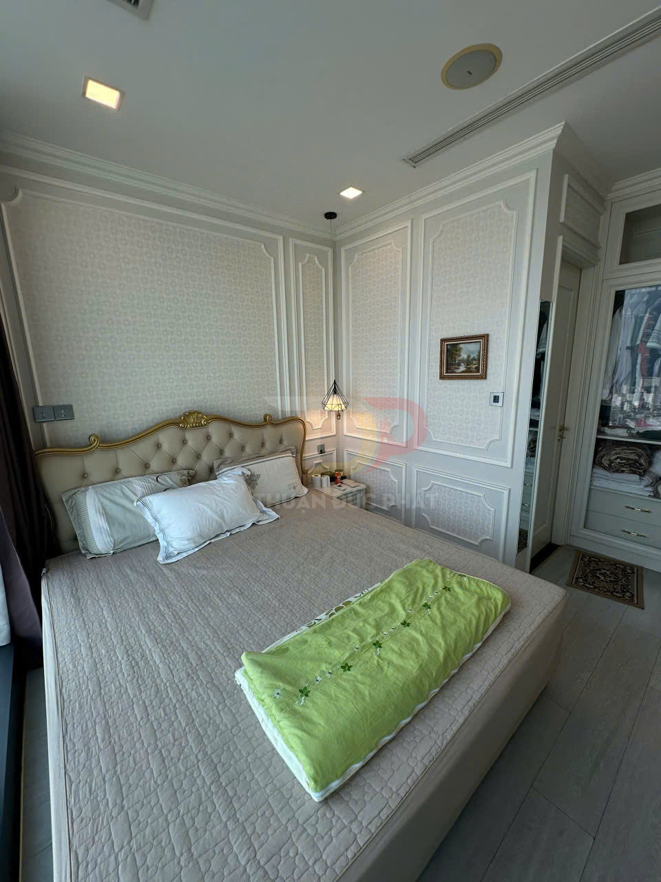 Bán căn hộ Vinhomes Golden River Aqua 4 full nội thất 2 phòng ngủ view thành phố giá 15 tỷ chi tiết và hình ảnh thực tế