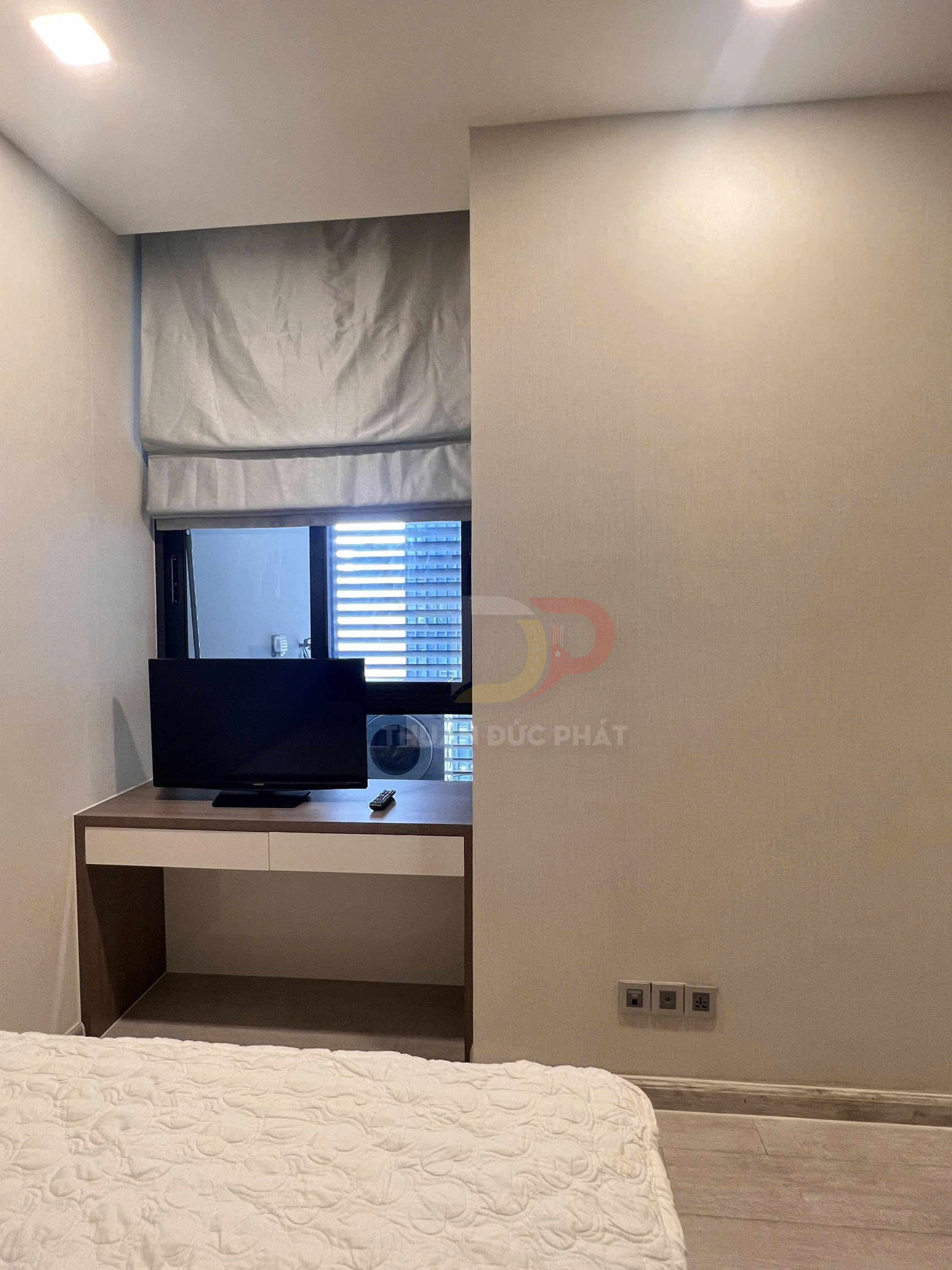 Bán Căn Hộ Vinhomes Golden River 2 Phòng Ngủ Tòa Aqua 2 Trực Diện Sông Sài Gòn