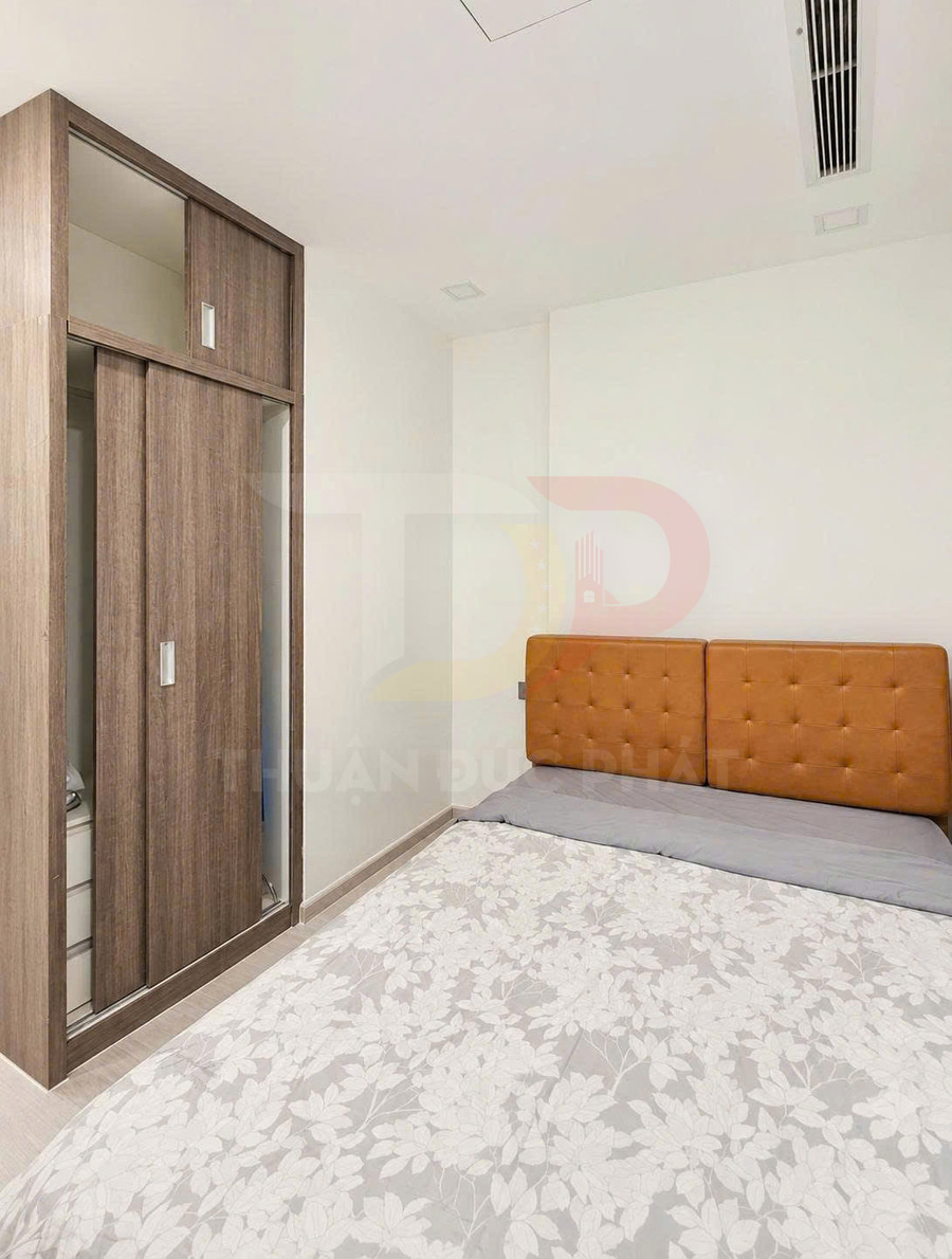 Cho thuê căn hộ Aqua 2 Vinhomes Golden River 68,9 mét vuông, 2 phòng ngủ, giá 31 triệu đồng
