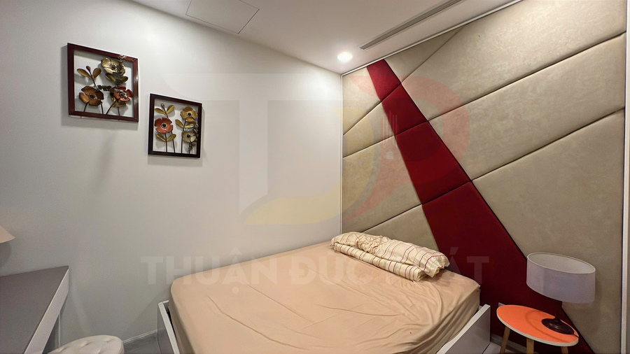 Cho thuê căn hộ Vinhomes Golden River Aqua 4 2 phòng ngủ 69,6 mét vuông view trực diện Landmark 81 giá 28 triệu