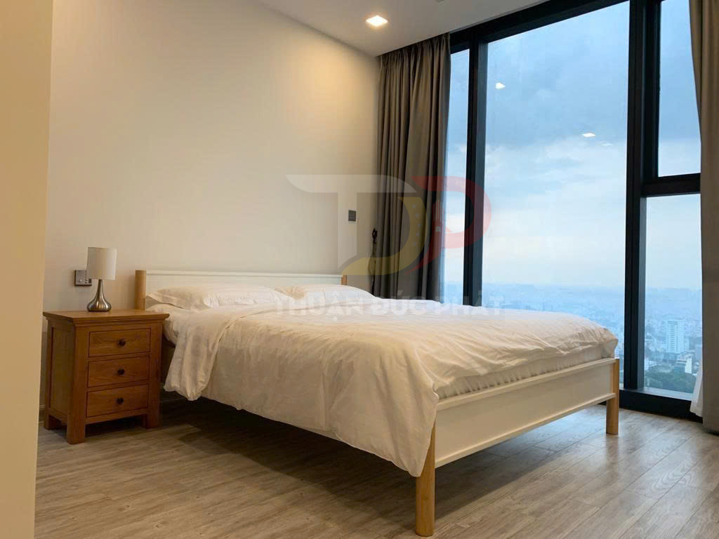 Cho thuê căn hộ Vinhomes Golden River Aqua 2 full nội thất 3 phòng ngủ view thành phố TCV giá 42 triệu bao thuế