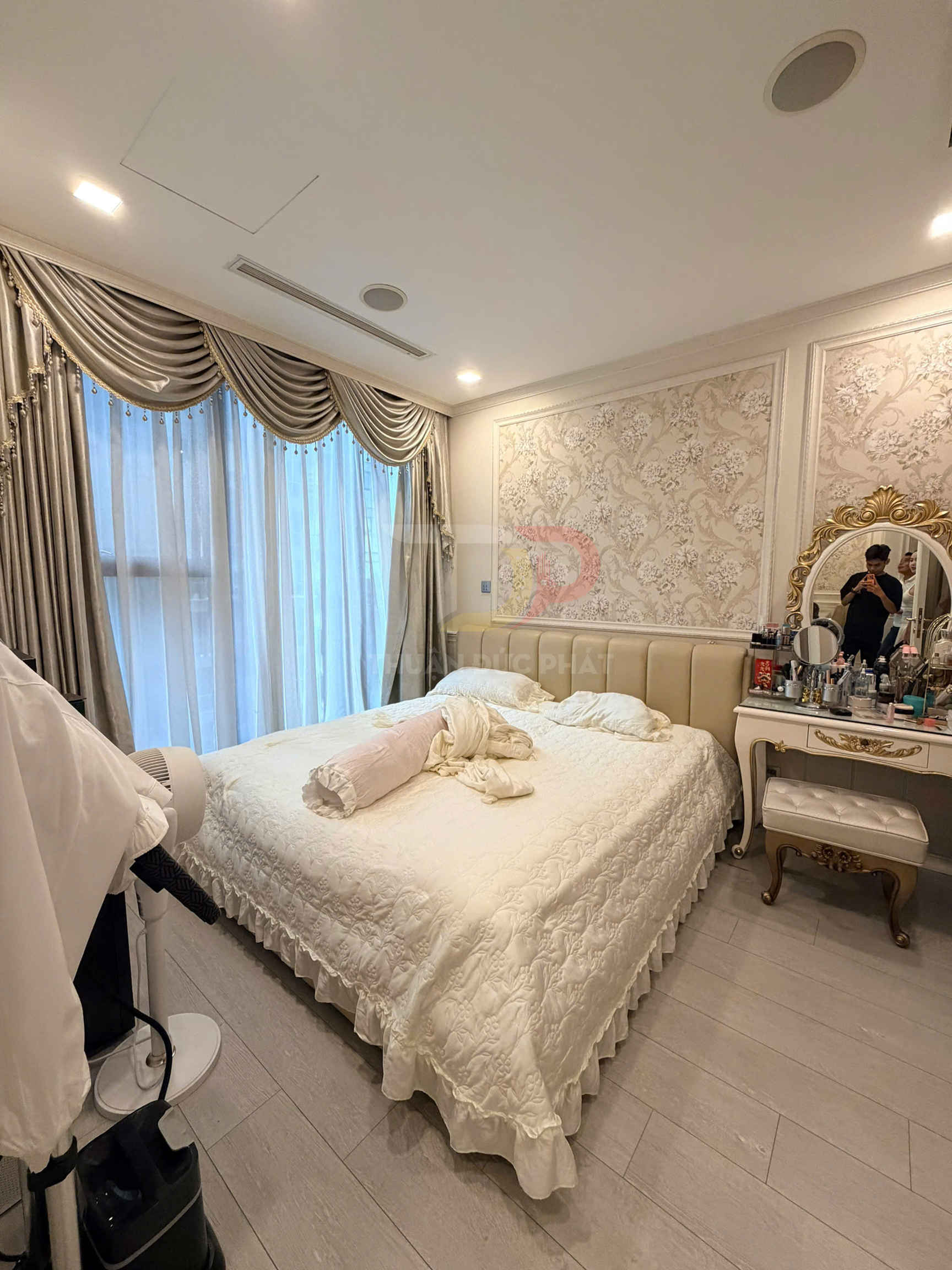 Bán Căn Hộ Vinhomes Golden River Tòa Aqua 1 Diện Tích 48,7 m2 View Sông Sài Gòn Tuyệt Đẹp