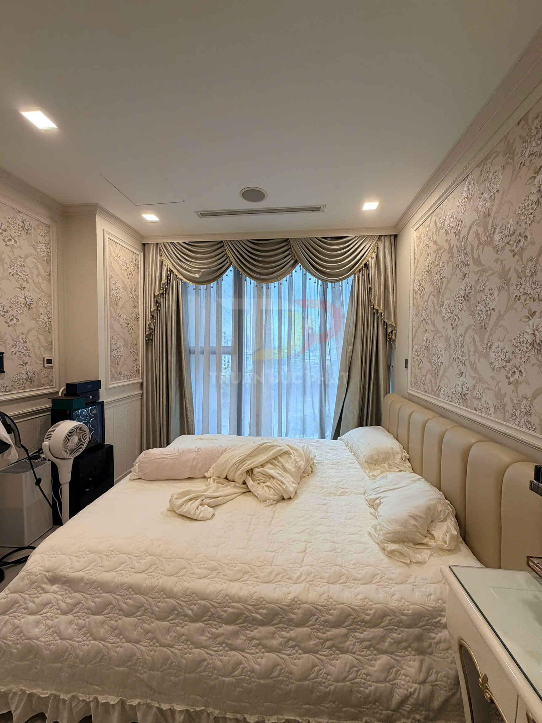 Bán Căn Hộ Vinhomes Golden River Tòa Aqua 1 Diện Tích 48,7 m2 View Sông Sài Gòn Tuyệt Đẹp