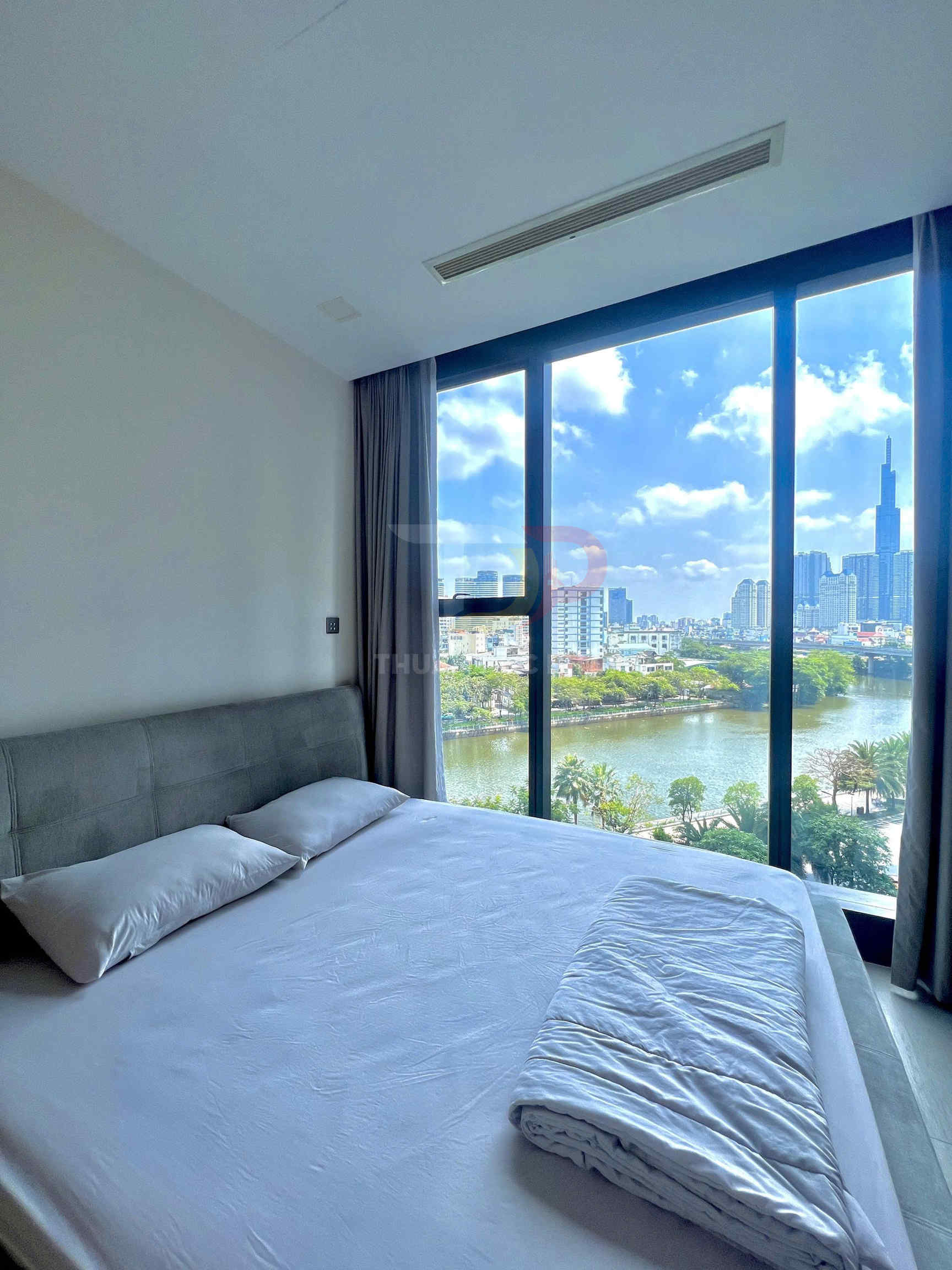 Bán Căn Hộ Aqua 1 Vinhomes Golden River 2 Phòng Ngủ 83,2 Mét Vuông Full Nội Thất View Nội Khu Xéo Sông Landmark 81 Giá 19 Tỷ