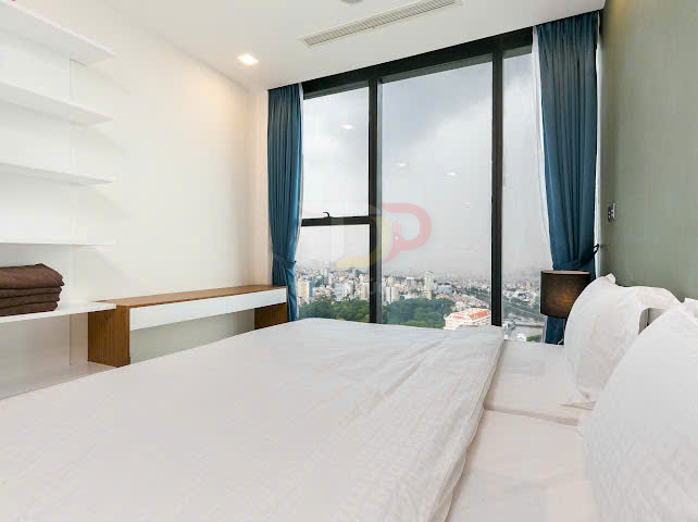 Cho thuê căn hộ Vinhomes Golden River Aqua 3 full nội thất 2 phòng ngủ view Landmark 81 giá 39 triệu