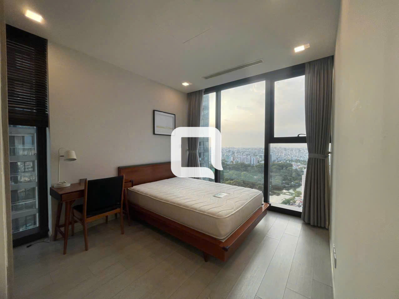 Cho thuê căn hộ Vinhomes Golden River Aqua 2 3 phòng ngủ full nội thất view sông thành phố Thảo Cầm Viên giá 36 triệu net