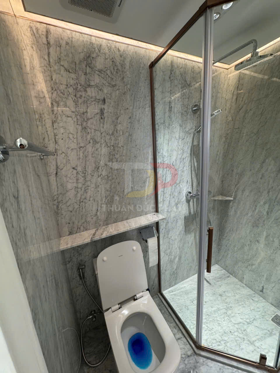 Cho thuê căn hộ Vinhomes Golden River Aqua 1 3 phòng ngủ full nội thất view sông Bitexco giá 110 triệu