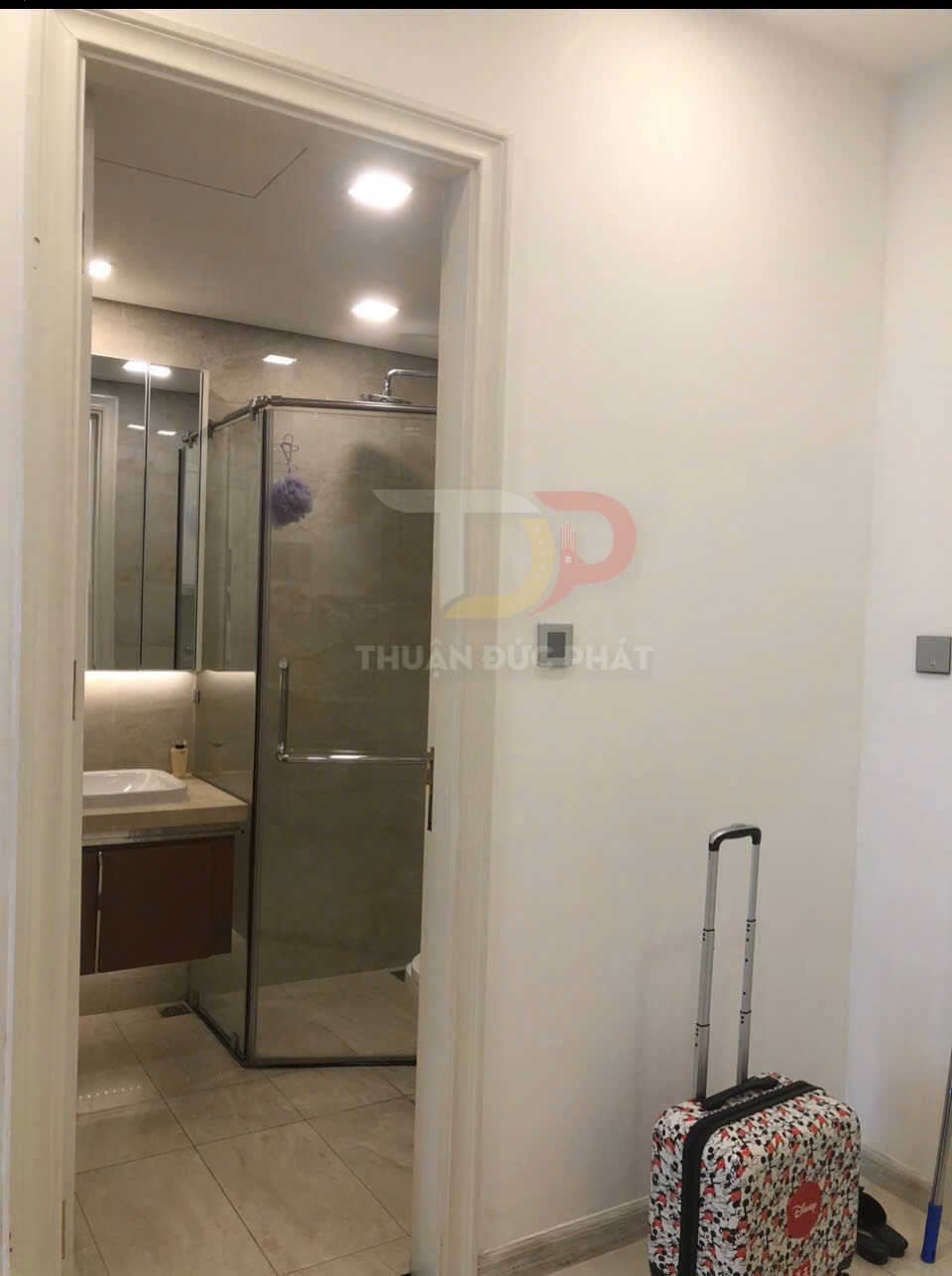 Cho thuê căn hộ Aqua 3 Vinhomes Golden River 1 phòng ngủ view sông Bitexco giá 25 triệu full thông tin chi tiết mới nhất