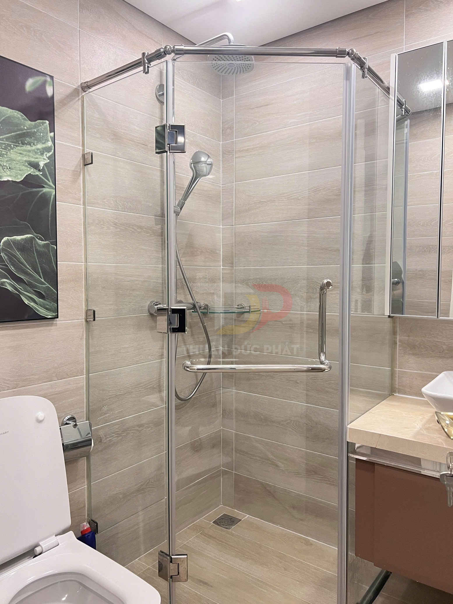Bán Căn Hộ Vinhomes Golden River 2 Phòng Ngủ Tòa Aqua 2 Trực Diện Sông Sài Gòn