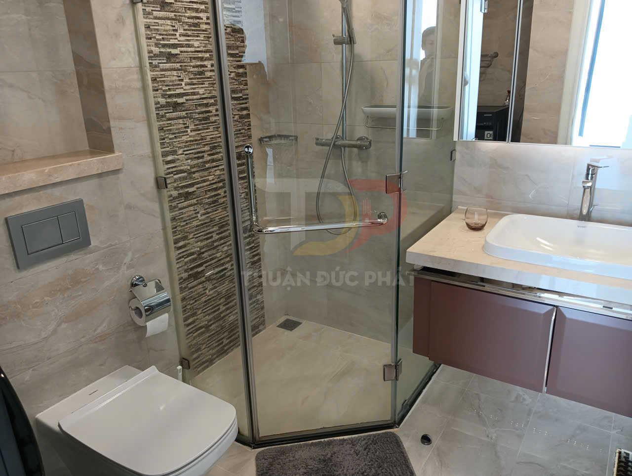 Bán căn hộ 1 phòng ngủ Vinhomes Golden River Aqua 3 full nội thất view thành phố và Thảo Cầm Viên giá 10.5 tỷ