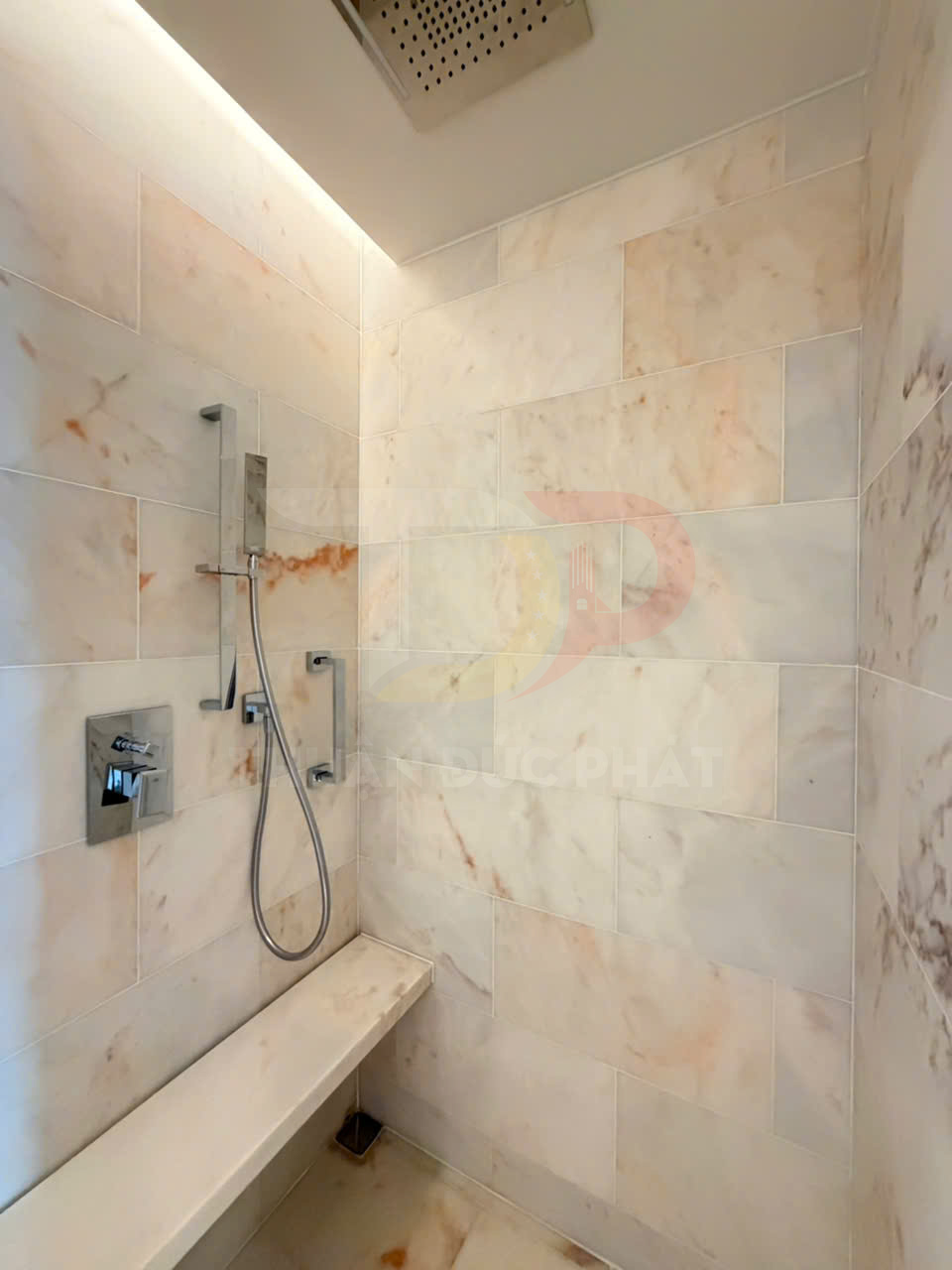 Cho thuê căn hộ một phòng ngủ Grand Marina Sài Gòn 60 mét vuông view sông, nội thất mới, giá 42 triệu đồng