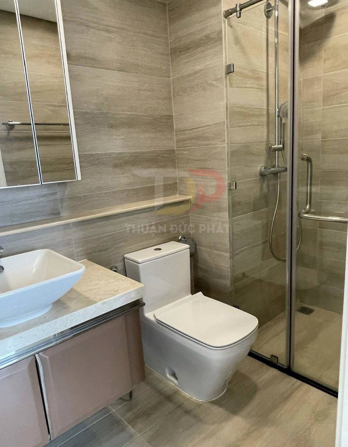 Bán căn hộ Vinhomes Golden River Aqua 4 view sông Bitexco full nội thất 2 phòng ngủ diện tích 79.3m2 giá 28 tỷ có sổ hồng