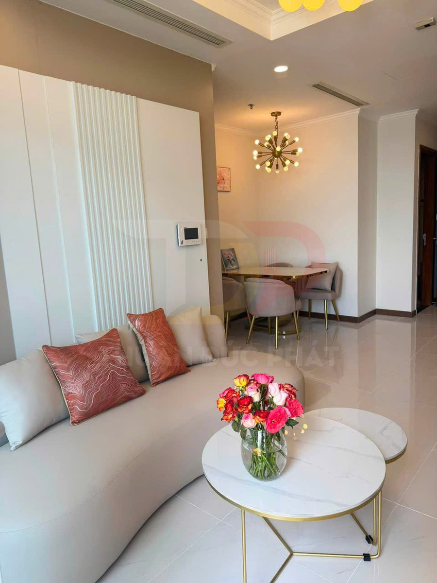 Bán Căn Hộ Vinhomes Central Park 2 Phòng Ngủ Tòa Landmark Plus Diện Tích 79 Mét Vuông Giá 11.5 Tỷ Bao Thuế Phí Có Sổ Hồng