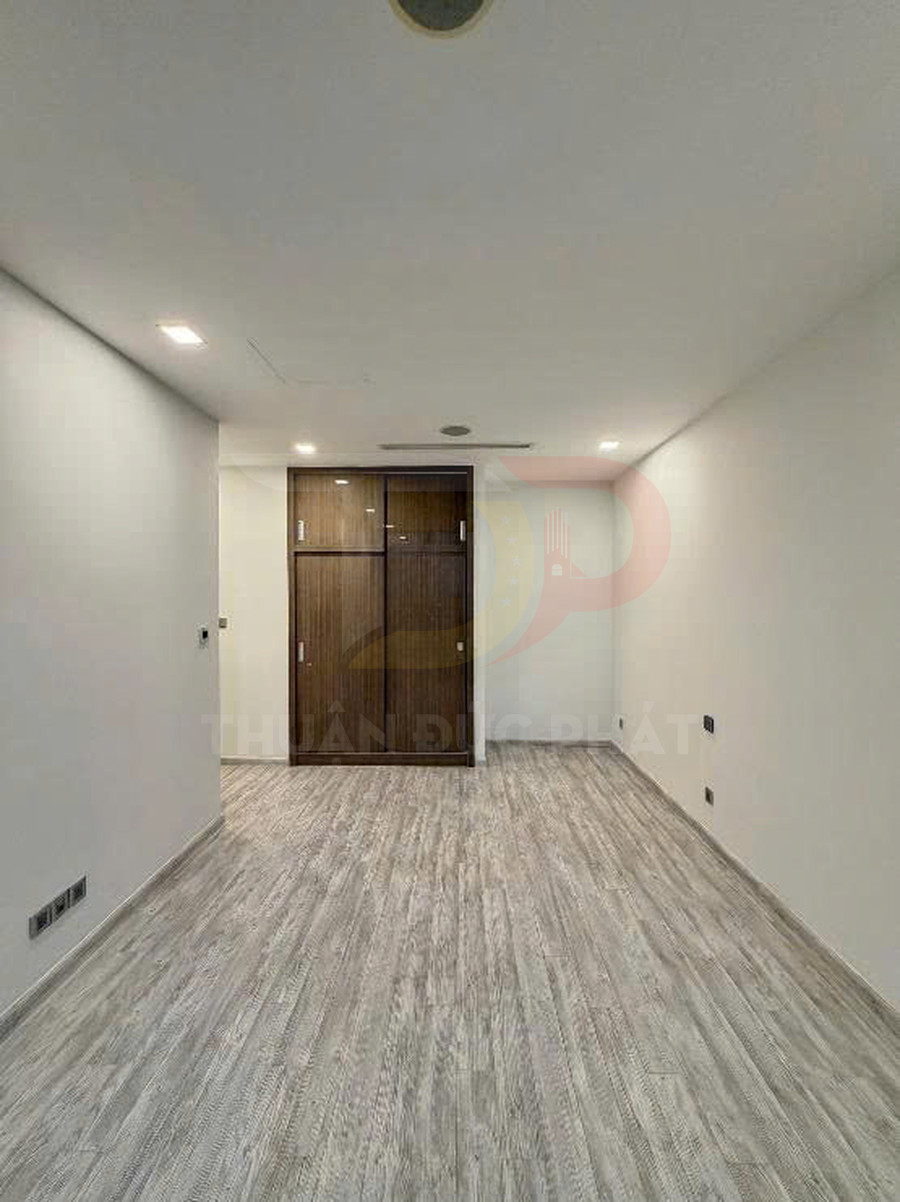 Cho Thuê Căn Hộ Vinhomes Golden River Tòa Aqua 1 Hai Phòng Ngủ Tầm Nhìn Landmark 81