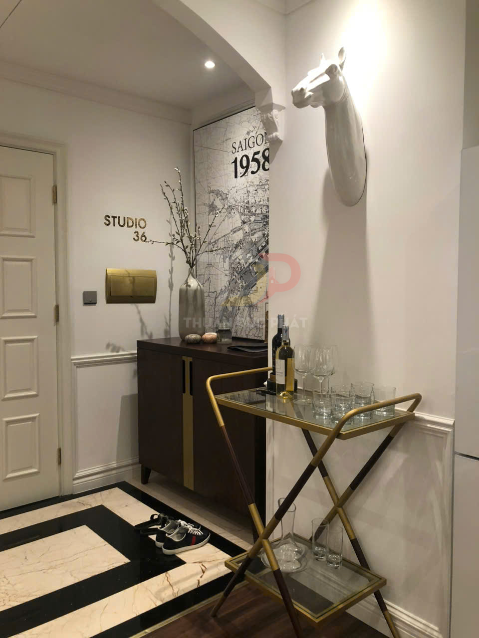 Cho thuê căn hộ Vinhomes Golden River Aqua 3 2 phòng ngủ 72 m2 full nội thất view thành phố Landmark 81 giá 42 triệu bao thuế, trống sẵn ngày 01/04/2026