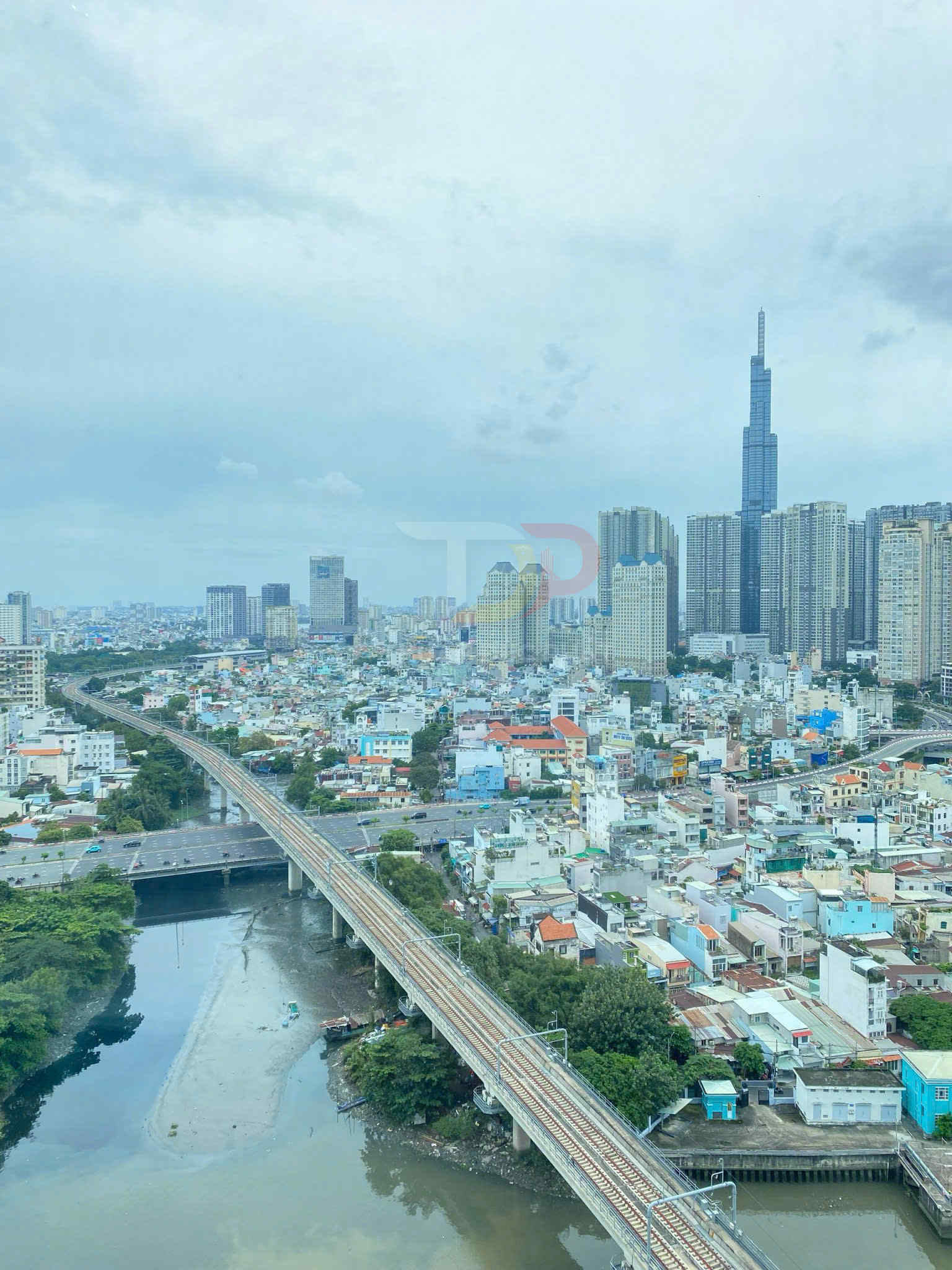 Bán căn hộ 1 phòng ngủ Aqua 4 Vinhomes Golden River full nội thất view Landmark 81 giá 10,5 tỷ