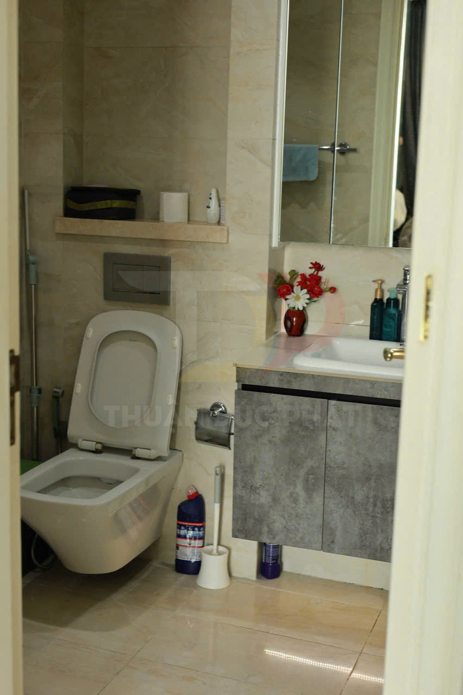 Cho thuê căn hộ 3 phòng ngủ Aqua 1 Vinhomes Golden River 118 mét vuông full nội thất view trực diện sông, thành phố và Bitexco