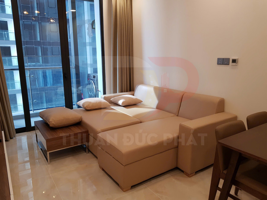 Cho thuê căn hộ Vinhomes Golden River Aqua 1 một phòng ngủ 60 mét vuông full nội thất view xéo sông và Thảo Cầm Viên