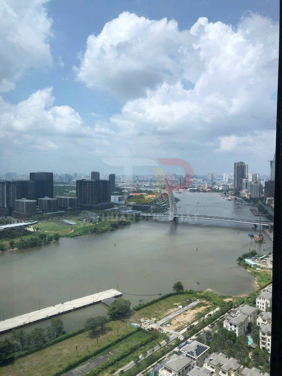 Bán căn hộ Vinhomes Golden River Aqua 2 full nội thất 1 phòng ngủ view Bitexco và sông giá 14.5 tỷ