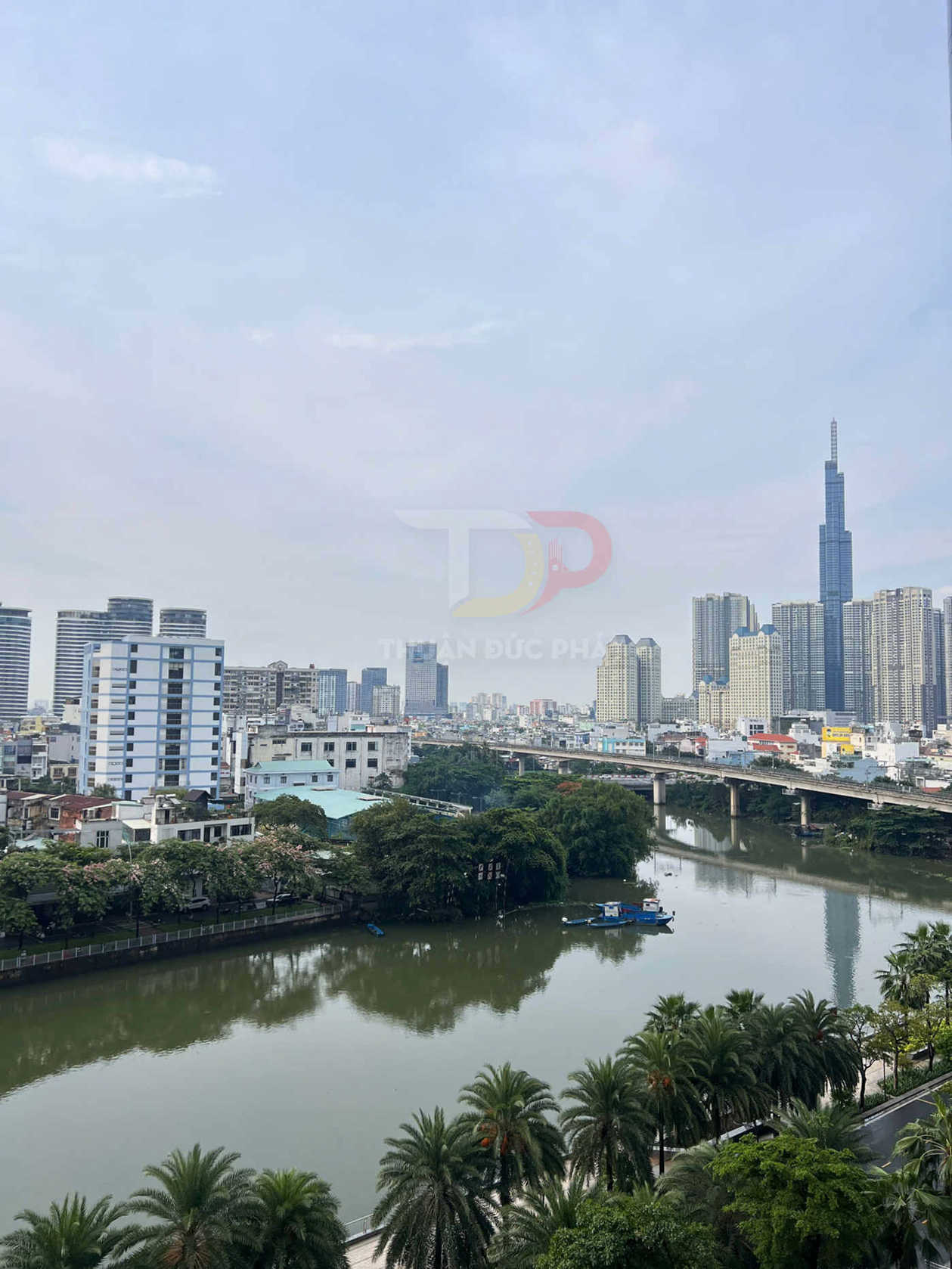 Bán căn hộ Vinhomes Golden River Aqua 2 full nội thất 2 phòng ngủ view Landmark 81 giá 11.5 tỷ chi tiết đầy đủ nhất