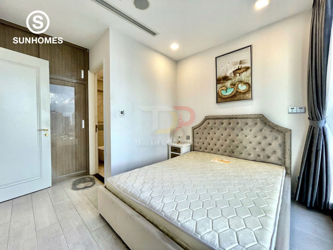 Cho thuê căn hộ Vinhomes Golden River Aqua 4 view sông Sài Gòn và Landmark 81 giá 28 triệu vào ở liền