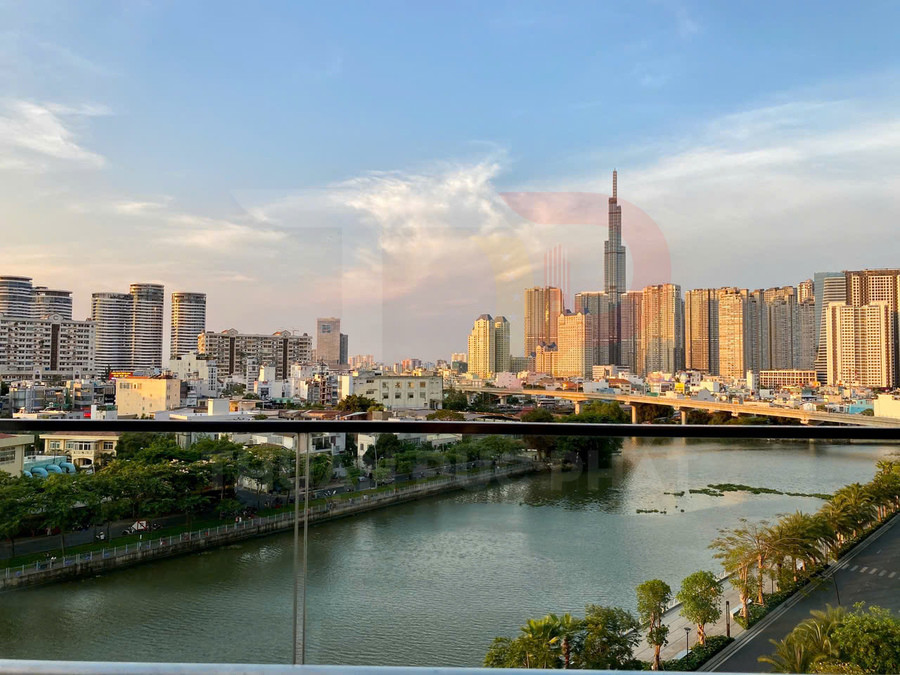 Cho thuê căn hộ Vinhomes Golden River Aqua 1 vòng cung 80 mét vuông, 2 phòng ngủ, view sông Thị Nghè và Landmark 81