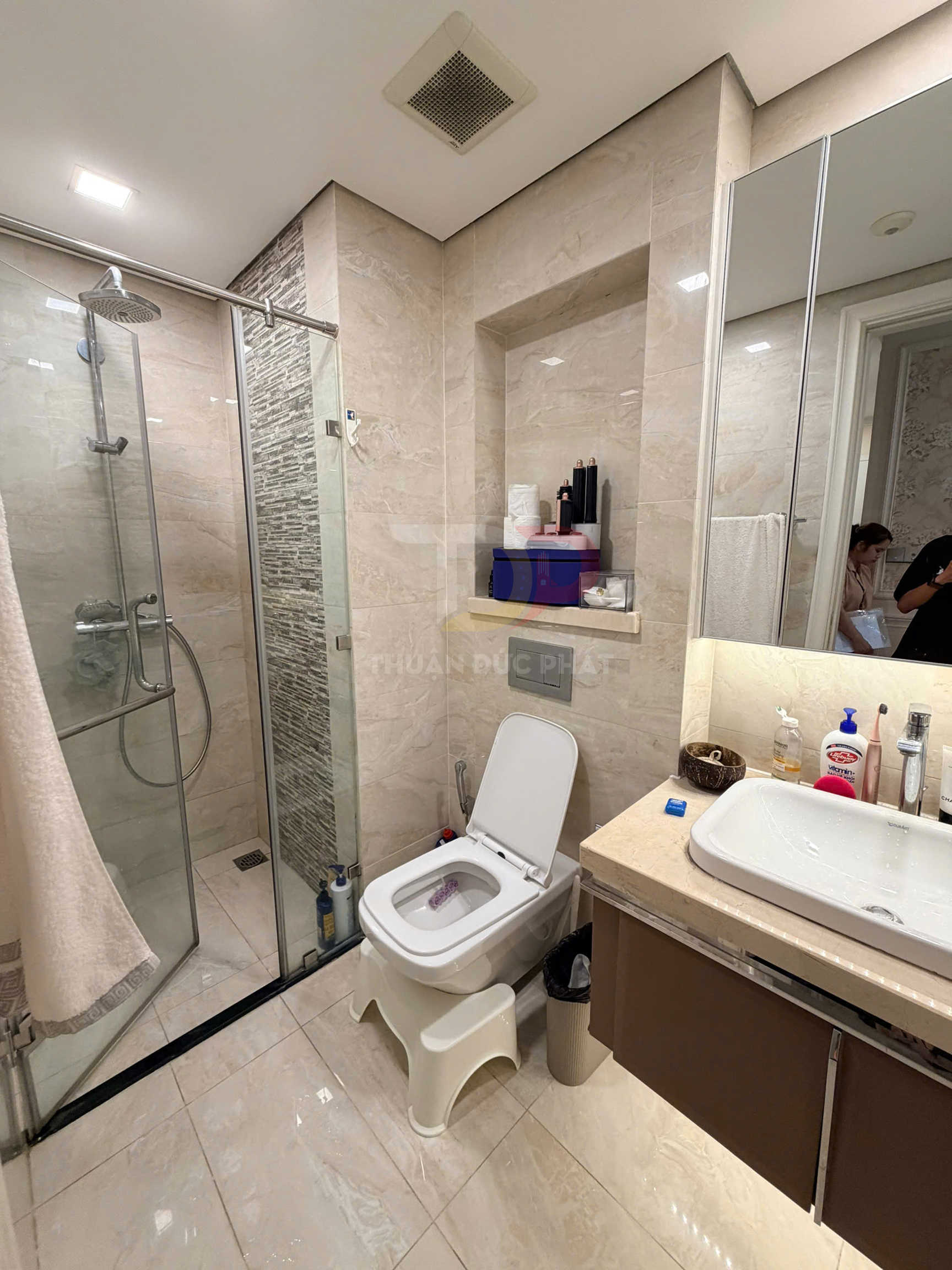 Bán Căn Hộ Vinhomes Golden River Tòa Aqua 1 Diện Tích 48,7 m2 View Sông Sài Gòn Tuyệt Đẹp