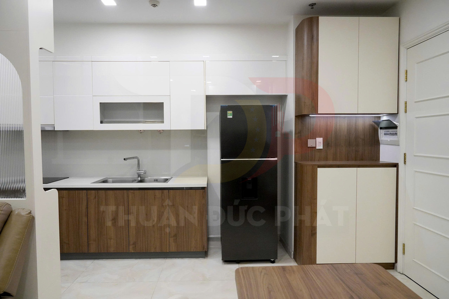 Cho thuê căn hộ Aqua 2 Vinhomes Golden River 68,6 mét vuông, 2 phòng ngủ, nội thất cao cấp, giá 35 triệu mỗi tháng