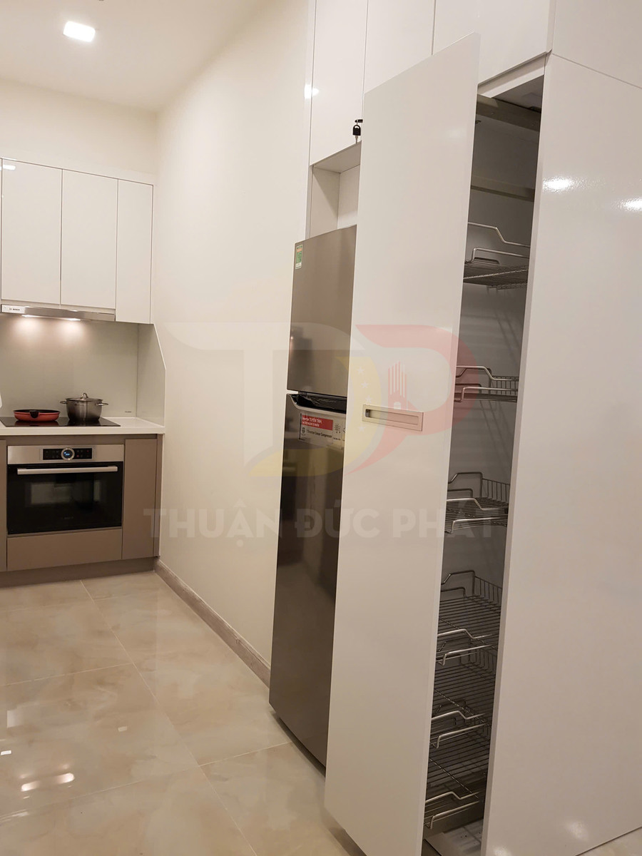 Cho thuê căn hộ Vinhomes Golden River Aqua 1 một phòng ngủ 60 mét vuông full nội thất view xéo sông và Thảo Cầm Viên