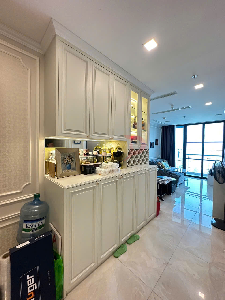 Bán căn hộ Vinhomes Golden River Aqua 4 full nội thất 2 phòng ngủ view thành phố giá 15 tỷ chi tiết và hình ảnh thực tế