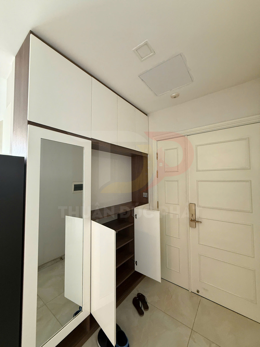 Thuê căn hộ Vinhomes Golden River Aqua 1 3 phòng ngủ view trực diện sông, thành phố và Bitexco, full nội thất đẹp giá 50 triệu Net