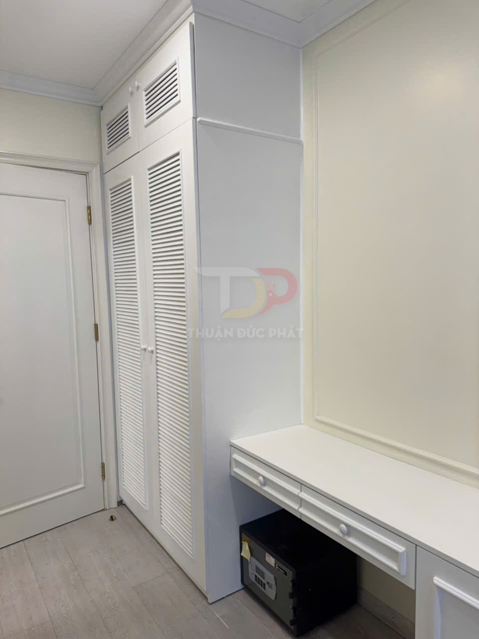 Cho Thuê Căn Hộ Aqua 2 Vinhomes Golden River Hai Phòng Ngủ Full Nội Thất Mới View Sông Và Bitexco Trực Diện
