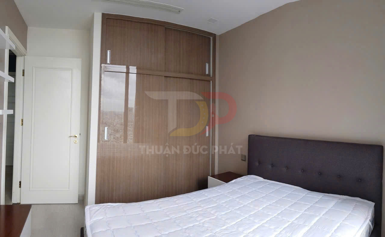 Bán căn hộ 1 phòng ngủ Vinhomes Golden River Aqua 3 full nội thất view Landmark 81 giá 11.2 tỷ sổ hồng lâu dài